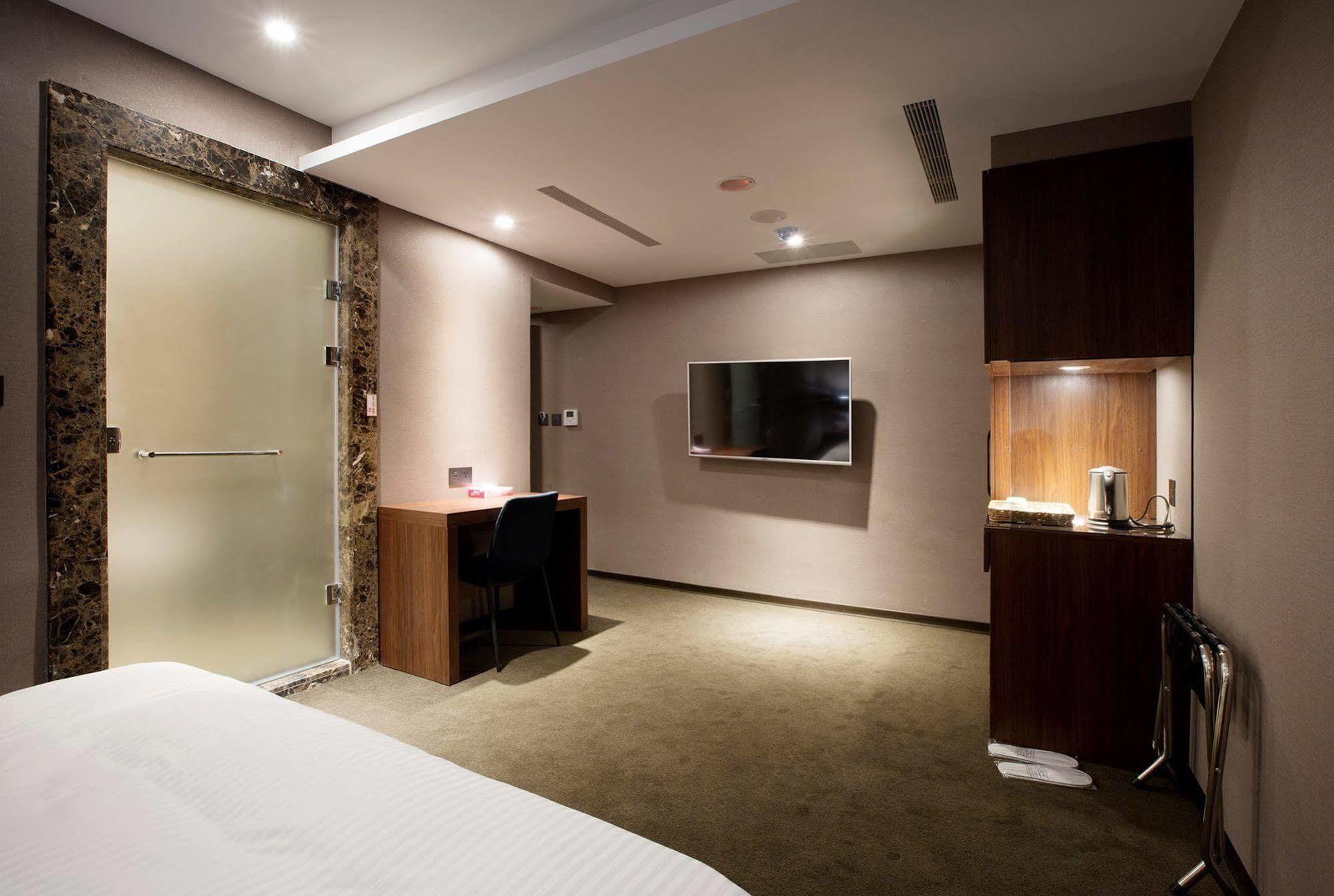 Noble Hotel Taipei Exteriör bild