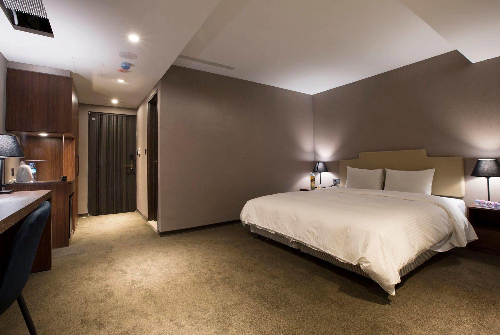 Noble Hotel Taipei Exteriör bild